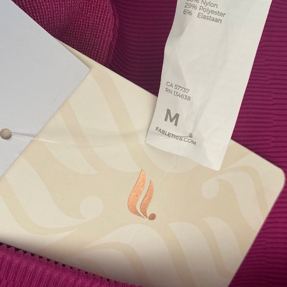 NWT Size M Fushia Fabletics High
Waisted Seamless Leggings - Picture 2 of 8